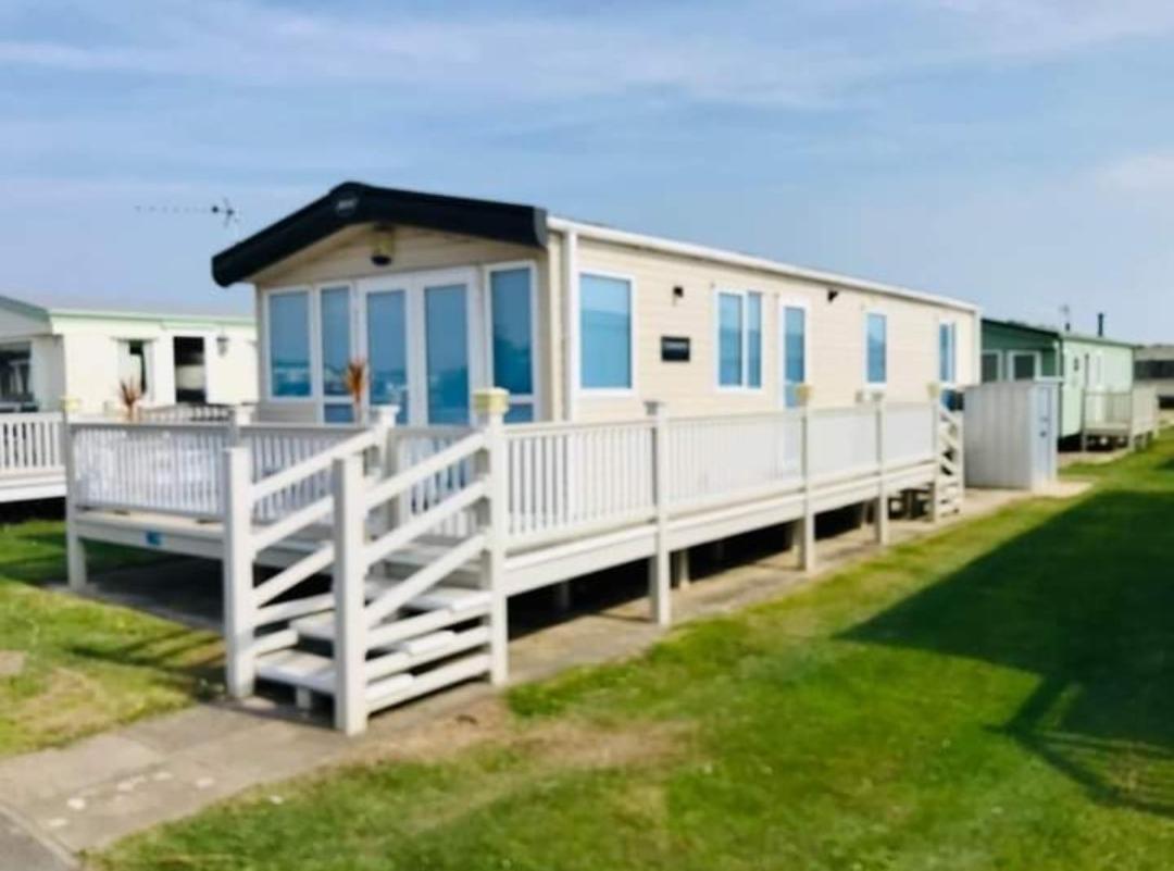 Cosy Caravans Meadow View Holiday home *